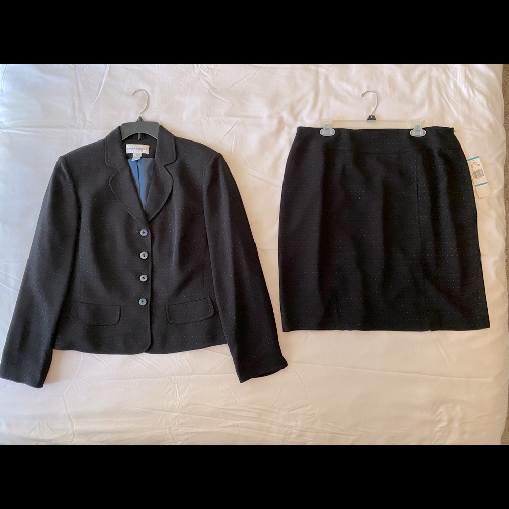 Jones New York Suit ~ Jacket & Skirt Size 16 NWT